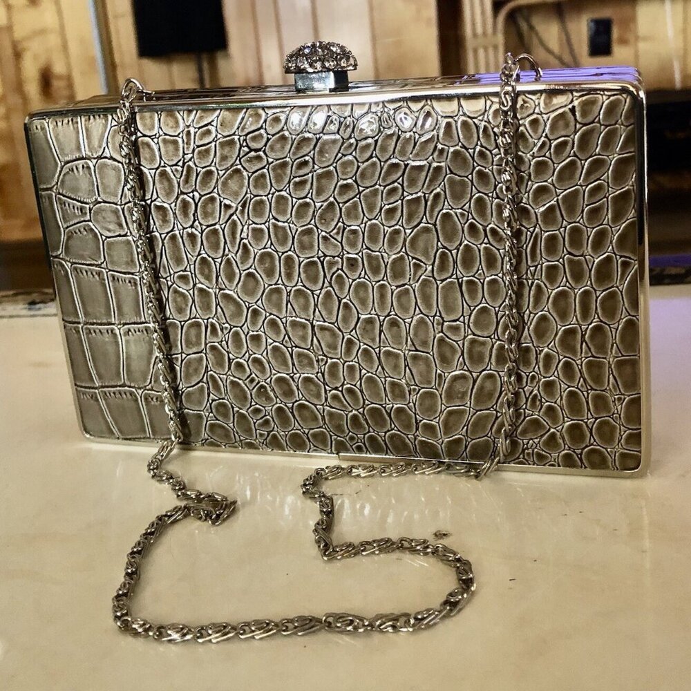 Tan Clutch/Shoulder Bag with Chain~ Faux Snake Skin Print~ Glitzy Kiss Clasp
